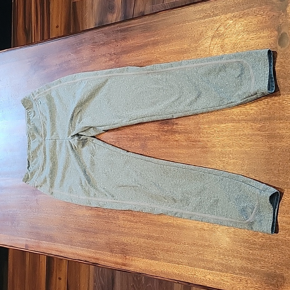 Womens size Small- Hi- Rise American Eagle Gray leggings.